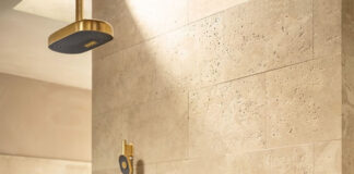 Brilho e elegância: a ascensão dos metais coloridos na decoração contemporânea - CHUVEIRO