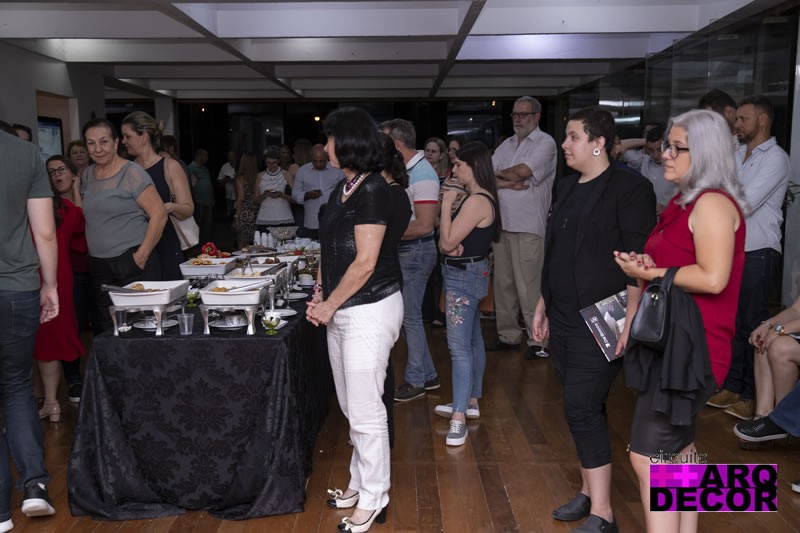 Lançamento do Anuário ARQ+DECOR 2019 reúne convidados em festa elegante na Casa de Vidro - Circuito ArqDecor 35