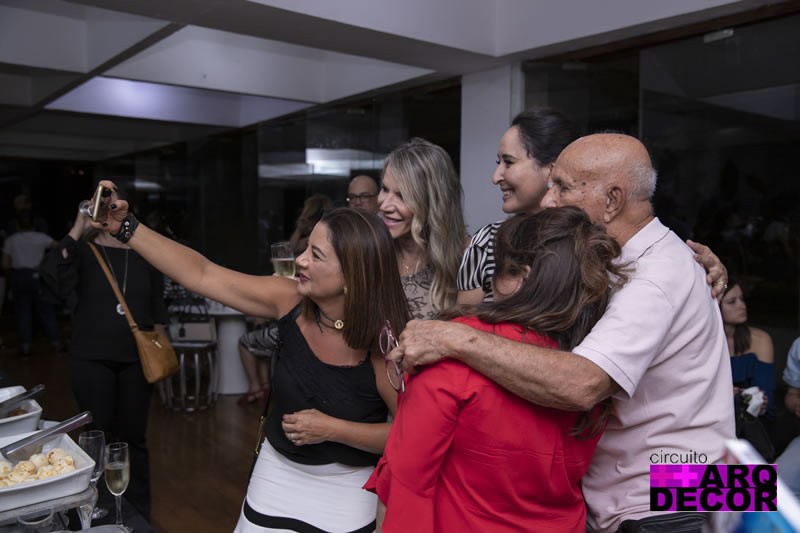 Lançamento do Anuário ARQ+DECOR 2019 reúne convidados em festa elegante na Casa de Vidro - Circuito ArqDecor 61