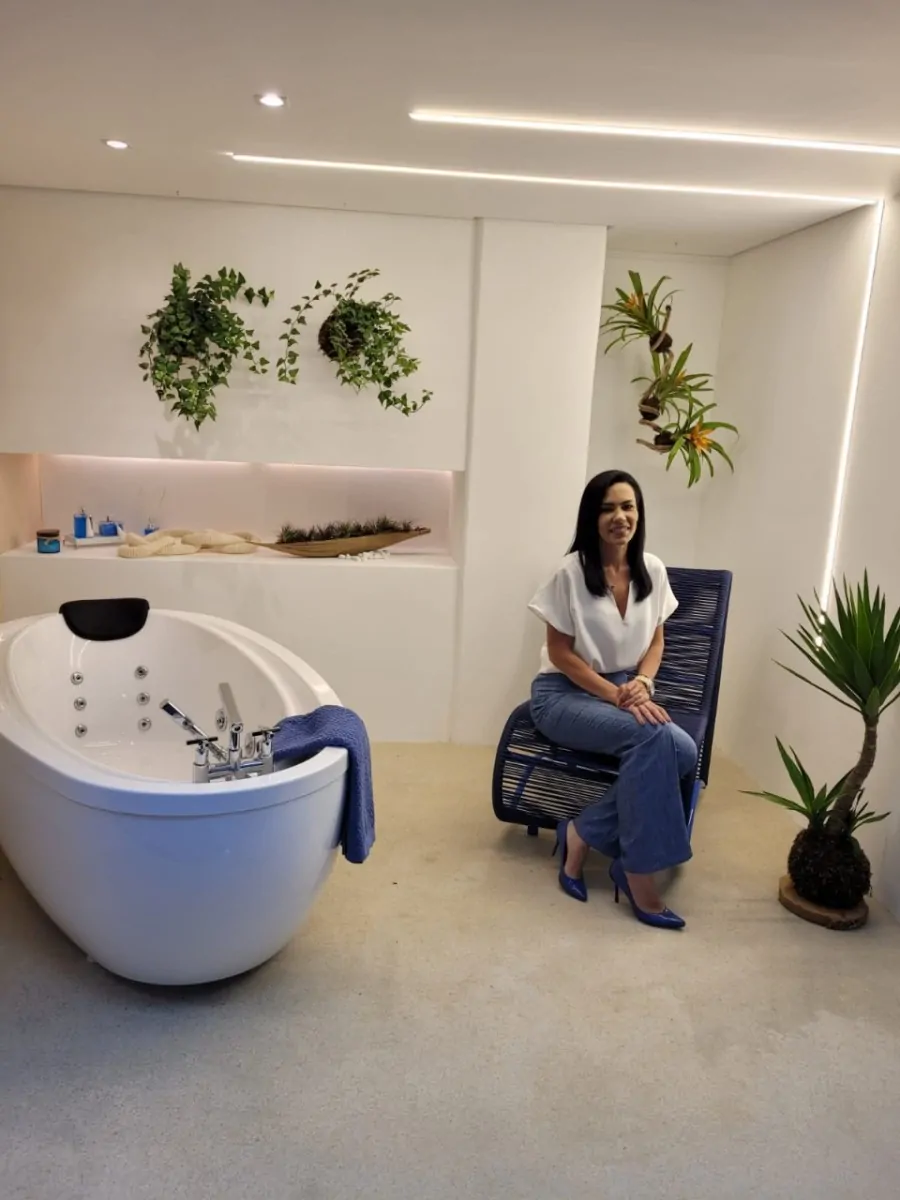 5ª Mostra da Aquaplás reúne 17 ambientes e 23 profissionais das áreas de arquitetura, decoração e paisagismo - Daiana Deodato