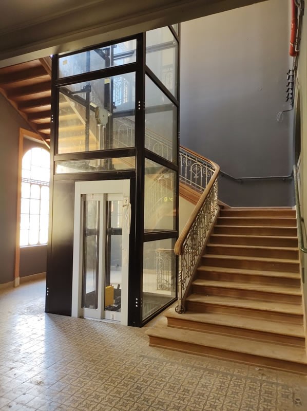 Campinas Decor entrega obras de infraestrutura do Cotuca para a Unicamp - Elevador panoramico e escada media