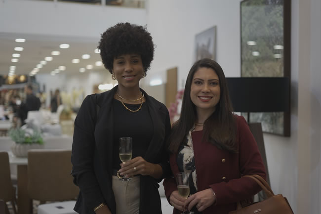 PICCOLLI E PREMIER INAUGURA LOJA-CONCEITO EM CAMPINAS - MARIANA DOBELIN e LARESSA MOSCATELLI