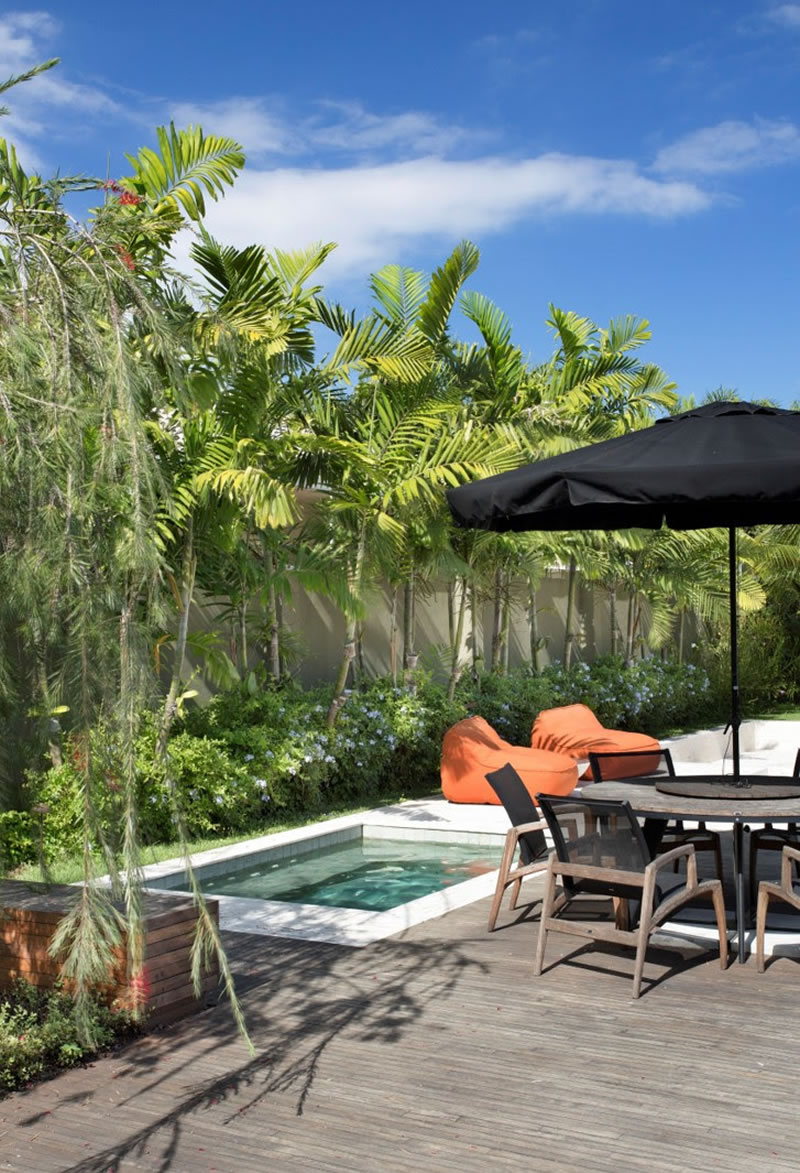 Projeto de paisagismo destaca áreas de lazer, descanso e convivência em torno da piscina - PISCINA2