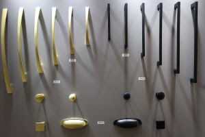 Puxadores: minimalismo e ferragens discretas ganham espaço na marcenaria contemporânea - PUXADORES