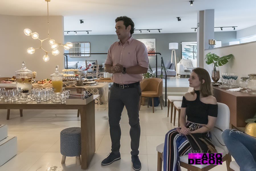 Lançamento Vitrine Conceitual Tessaro Móveis - TESSARO 145