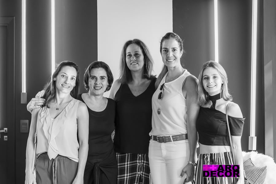 Lançamento Vitrine Conceitual Tessaro Móveis - TESSARO 26