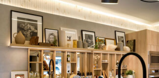 Cozinhas pequenas ganham praticidade com torneiras multifunções - TORNEIRADECA