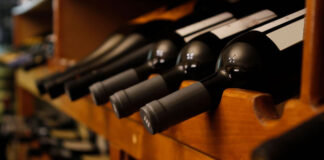 Saiba como criar uma adega dos sonhos em casa - adegas