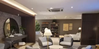 Gláucia Britto leva conforto e acolhimento à Mostra Artefacto 2023 - artefacto