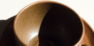 Carnan apresenta sua mais recente coleção em parceria com Noni Cerâmicas Carnan apresenta sua mais recente coleção em parceria com Noni Cerâmicas - capa caneca