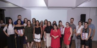 Lançamento do Anuário ARQ+DECOR 2019 reúne convidados em festa elegante na Casa de Vidro - circuito arq decor capa19 1