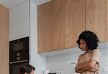 Vai mudar de casa? Veja o que observar nas tubulações antes de fechar negócio - vistoria